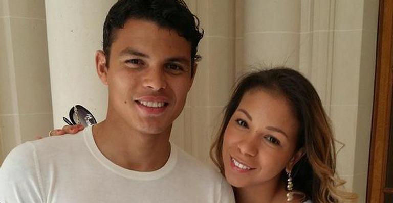 Belle surpreende fãs e pede Thiago Silva em casamento: ”Tentativa frustrada”