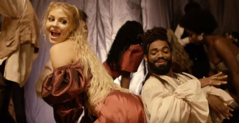 Ao lado de Luísa Sonza, Heavy Baile lança clipe ousado do hit ‘Cavalgada’ na era vitoriana