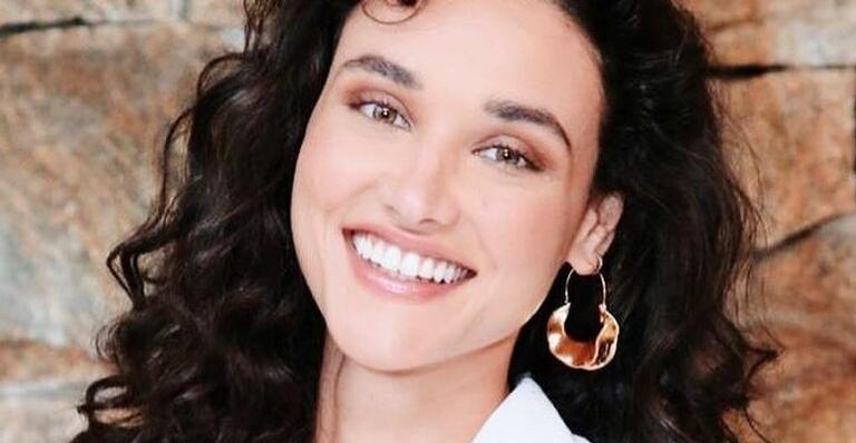 Débora Nascimento lamenta distância de sua filha Bella: ”Dentro de mim há saudade”