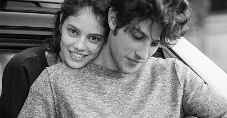 Chay Suede se declara para Laura Neiva: ”Me ensinou a ver a vida”