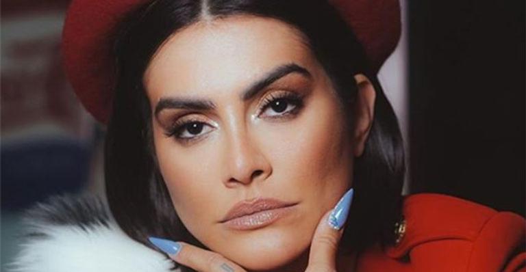 Polêmica, Cleo sensualiza na web e dispara: ”Não vim a passeio”