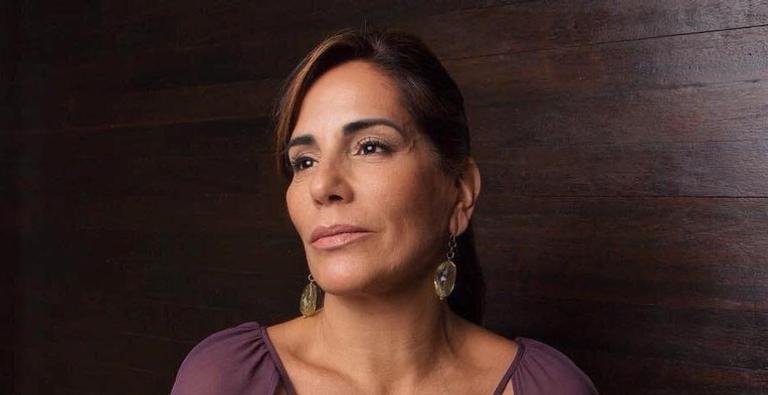 Gloria Pires posa ao lado de colegas de elenco da nova novela: ”Que honra”