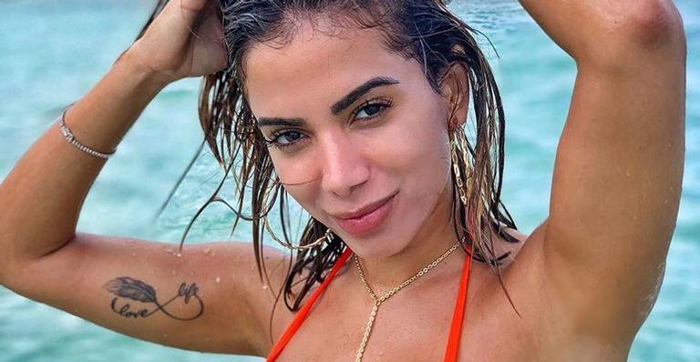 Anitta compartilha trecho de ‘Vai Malandra’ e relembra clipe: ”Meu TBT favorito”