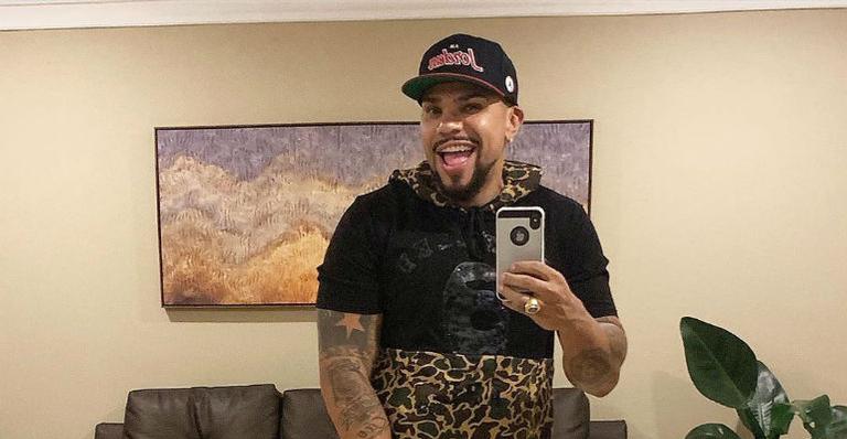 Naldo Benny surpreende fã ao marcar presença no seu aniversário de 13 anos