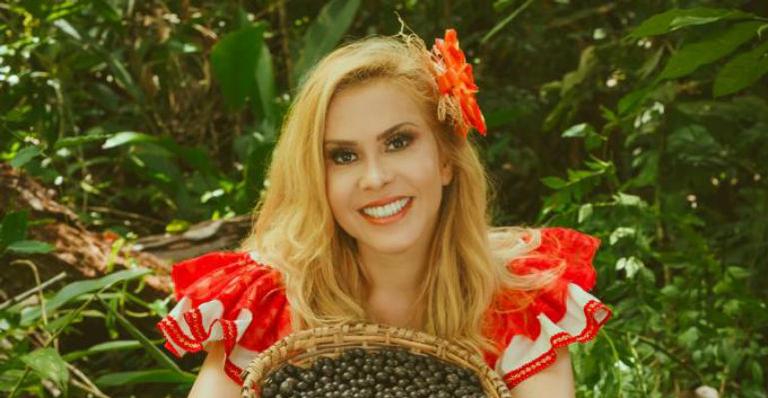 Exclusivo: Joelma completa 25 anos de carreira e desabafa: ”Mergulho no meu passado”