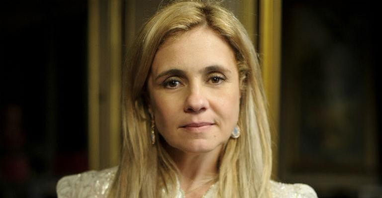 Adriana Esteves relembra vilã Carminha: ”Nunca sairá de mim”