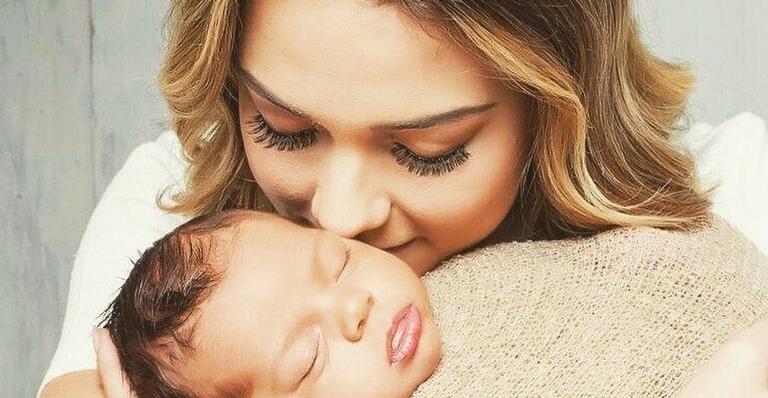 Carol Dantas revela intercorrência nos olhos do filho recém-nascido, Valentin, durante o nascimento