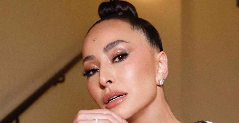 Sabrina Sato surge estilosa ao lado de Zoe e arranca elogios dos fãs: ”Duas bonecas”