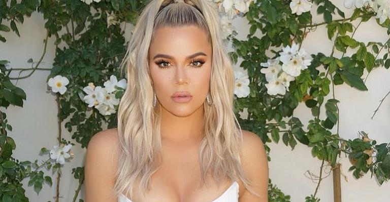 Khloé Kardashian surge com rosto irreconhecível em foto e internautas alfinetam