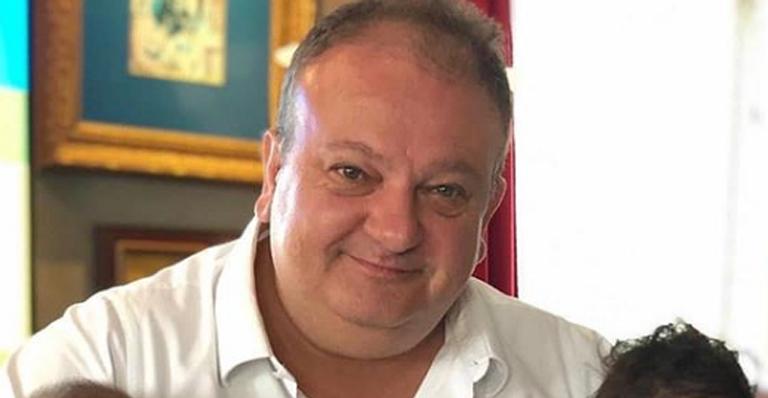 Mulher de Erick Jacquin encanta ao mostrar os filhos gêmeos