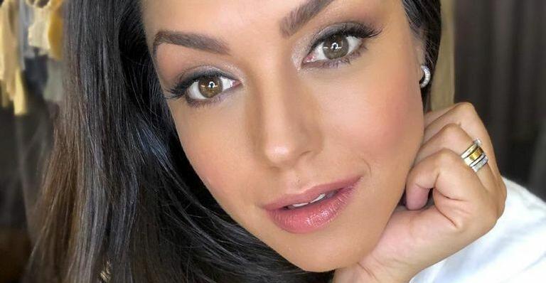 Thais Fersoza chama atenção com vestido branco diferente: ”Parece com minha toalha de mesa”