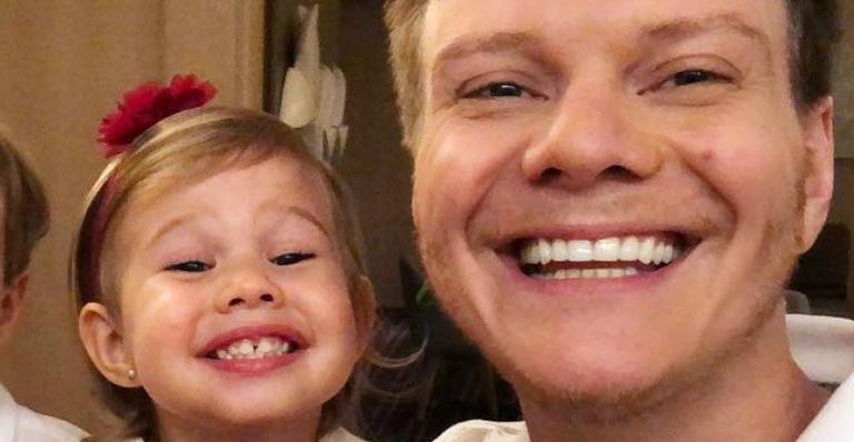 Thais Fersoza compartilha vídeo em que Teló recebe apoio de torcedora especial, sua filha Melinda
