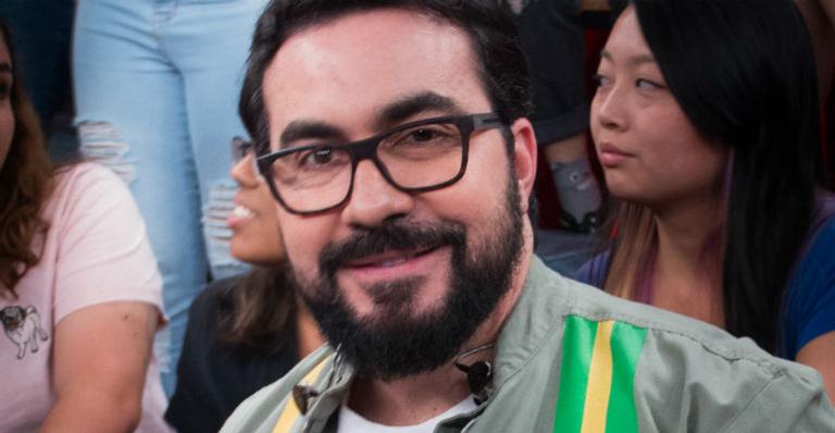 Padre Fábio de Melo chama atenção de famosos com foto modelando