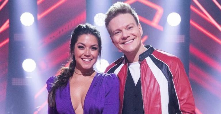 Ao lado dos filhos, Thais Fersoza prestigia Michel Teló na final do The Voice