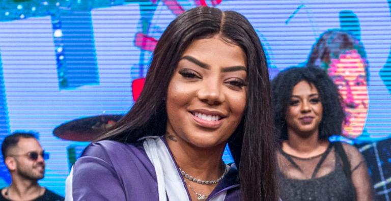 Ludmilla e namorada comemoram um ano de namoro: ”Te amo pra sempre”