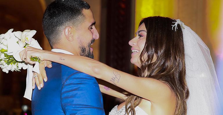 Thaila Ayala mostra detalhes do vestido em novas imagens do casamento