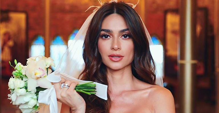 Vestido de noiva de Thaila Ayala tem bordado com significado muito especial