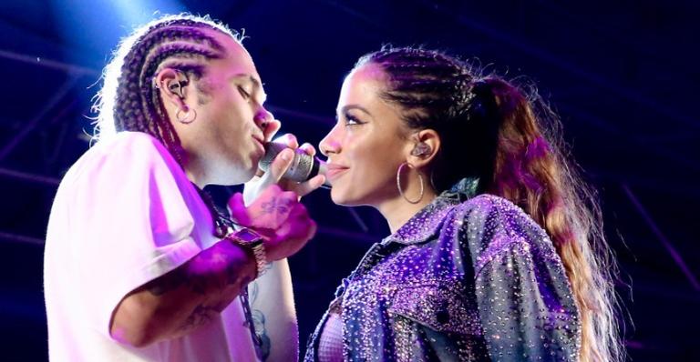 Vitão surge sem camisa em vídeo de Anitta e aumenta rumores de romance: ”Estão namorando?”