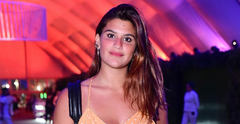 Giulia Costa ironiza enquetes de blogueiras na web: ”A gente vai postar de qualquer jeito”