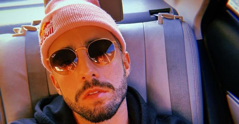 Pedro Scooby desabafa após ter beijado outro homem: ”Os valores das pessoas são invertidos”