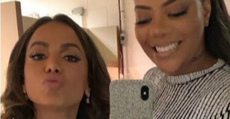 Gravadora fala sobre polêmica envolvendo Anitta e Ludmilla