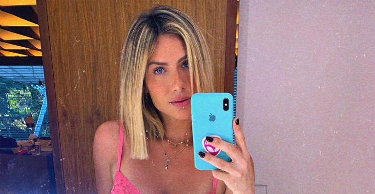Usando biquínis parecidos, Giovanna Ewbank posta foto ao lado de Titi e encanta seguidores