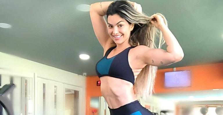 De macacão colado, Kelly Key exibe bumbum empinado e encanta demais: ”Minha inspiração”
