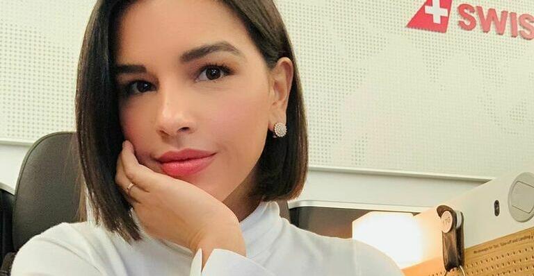 De biquíni branco, Mariana Rios posa deslumbrante em foto e é coberta de elogios: ”Maravilhosa”