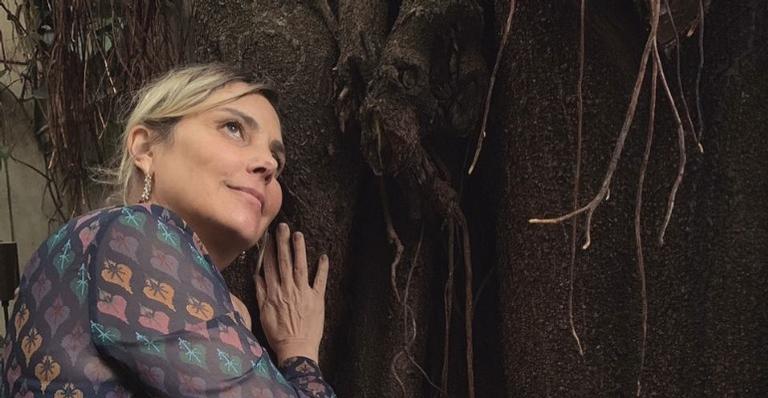 Heloisa Périssé comemora final de seu tratamento com lindo post nas redes: ”Acabou a guerra”