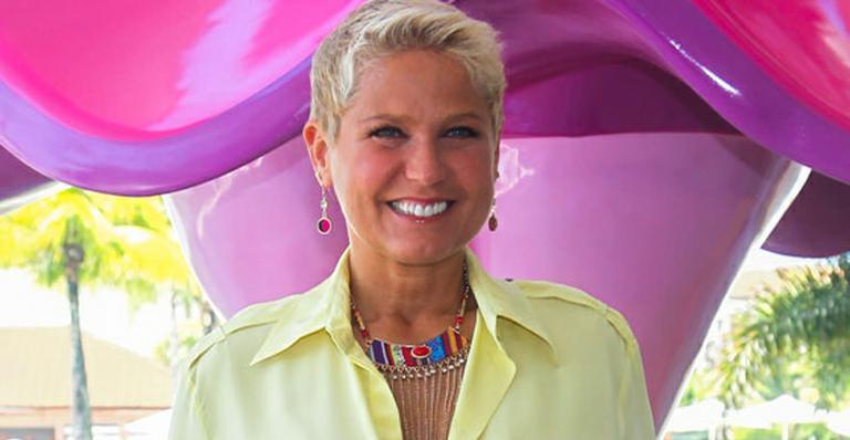 Xuxa relembra clique dos anos 90 mostrando beleza exuberante: ”Maravilhosa!”