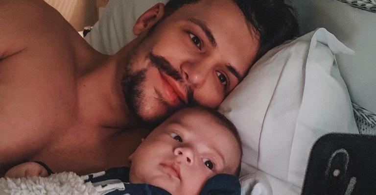 Filho de Saulo Poncio exibe tênis avaliado em R$ 17 mil reais e web reage: ”Futilidade”