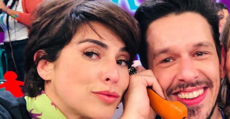 Fernanda Paes Leme posa de terno combinando com João Vicente: ”Gêmeos”