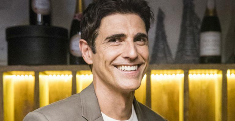 Descamisado, Reynaldo Gianecchini encanta fãs com boa forma