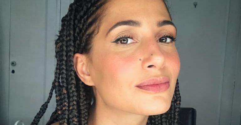 Ao postar clique raro ao lado da filha, Camila Pitanga comemora o dia das crianças