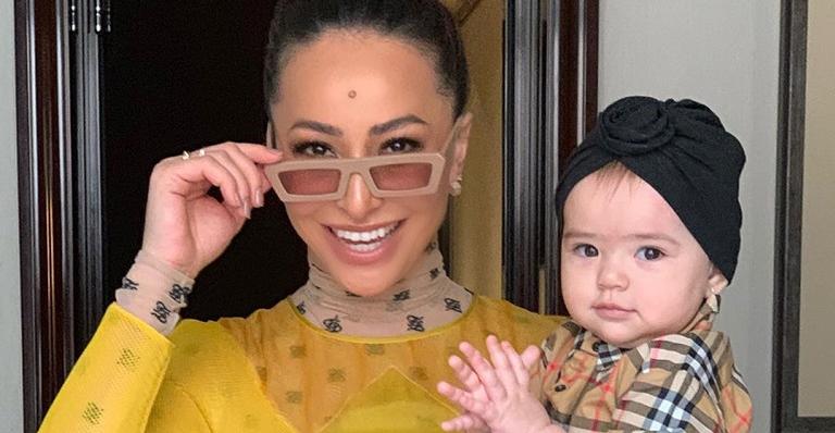 Sabrina Sato encanta seguidores com nova foto da filhinha, Zoe: ”Sorriso que ilumina tudo”