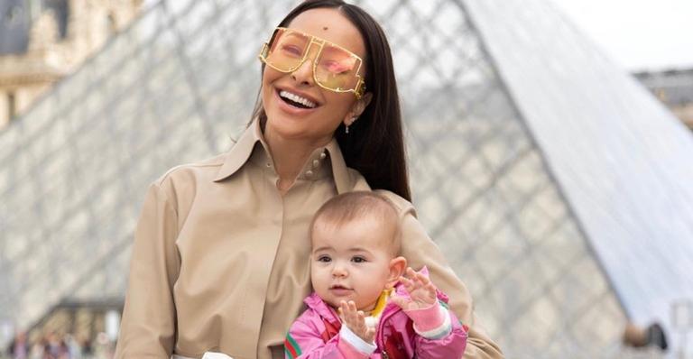 Sabrina Sato compartilha clique antigo e mostra semelhança com a pequena Zoe: ”Somos parecidas?”