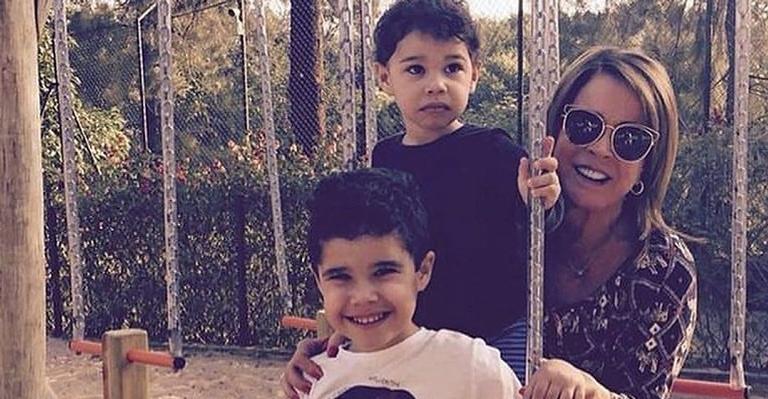 Vovó coruja, Zilu Godoi abre intimidade com fotos dos netos e deseja ‘Feliz Dia das Crianças’