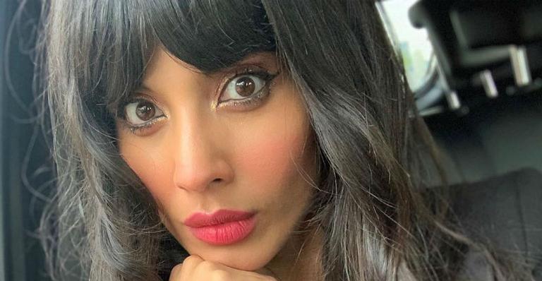Jameela Jamil fala que a família Kardashian enriqueceu com ”sangue e diarreia de adolescentes”