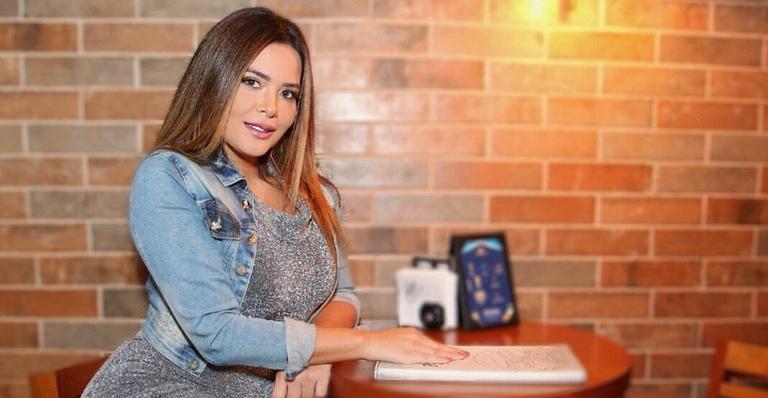 Geisy Arruda relembra bullying que sofreu há 10 anos por causa de vestido rosa: ”Me magoa”