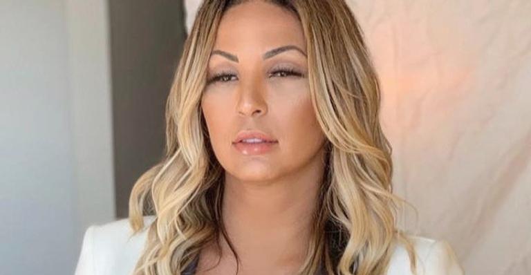 Valesca Popozuda impressiona web ao exibir curvas em camiseta branca transparente