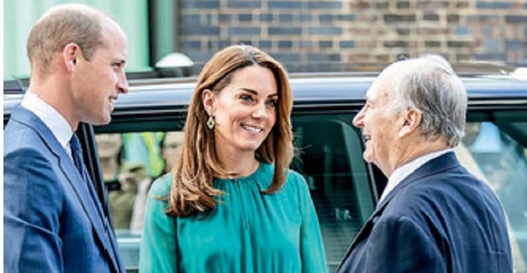 William e sua Kate encontram com Aga Khan