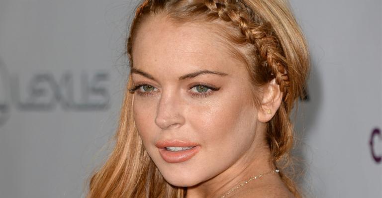 Sem lançar novas músicas desde 2005, Lindsay Lohan divulga capa do novo álbum
