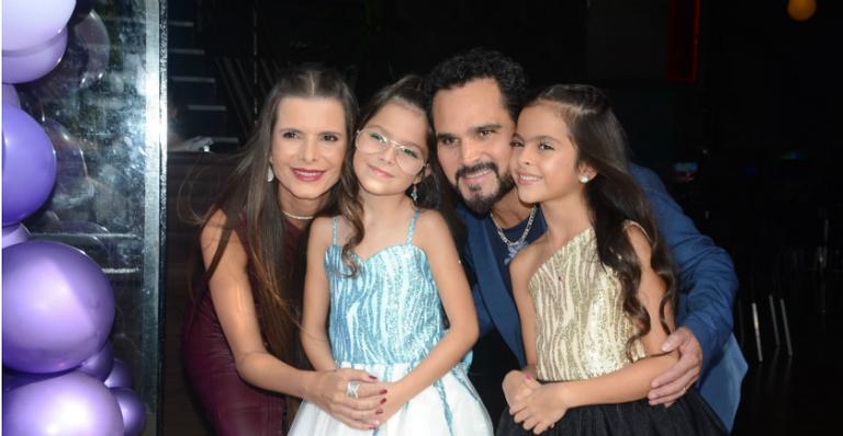 Flavia Camargo comemora 21 anos de união com Luciano e se declara: ”Surreais juntos”
