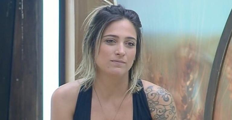 A Fazenda: Tati Dias reclama da postura de Guilherme: ”Tá ficando comigo, não respeita”