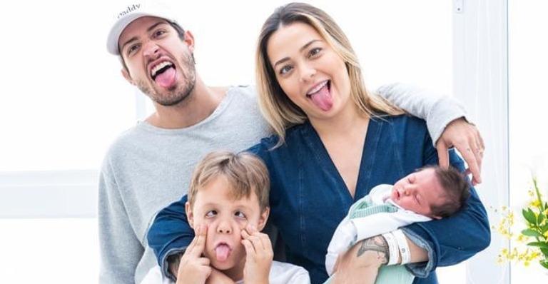 Comemorando um mês de Valentin, Vini Martinez faz homenagem emocionante para o filho