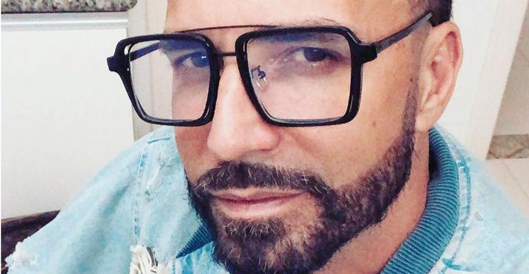 Prima de Latino diz que cantor quer fama com a morte da tia: ”Ele é um ser desprezível”