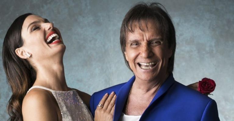 Isis Valverde relembra dia que cantou com Roberto Carlos e se emociona: ”Inesquecível”
