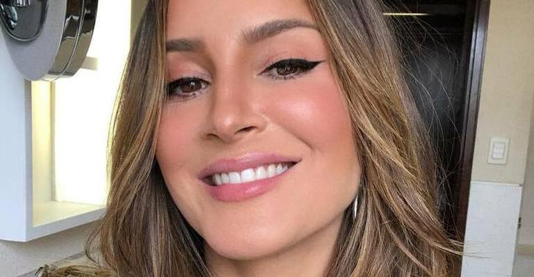 Claudia Leitte volta ao trabalho e fala pela primeira vez sobre nova gestação
