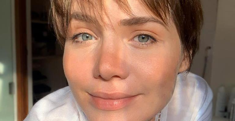 Grávida, Letícia Colin surge em clique artístico e arranca elogios