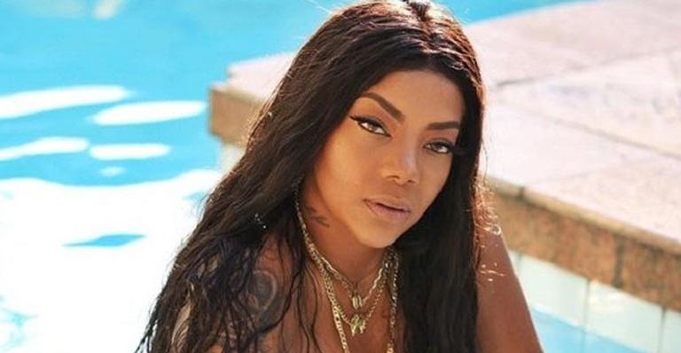 Ludmilla abre as portas de sua mansão no Rio de Janeiro